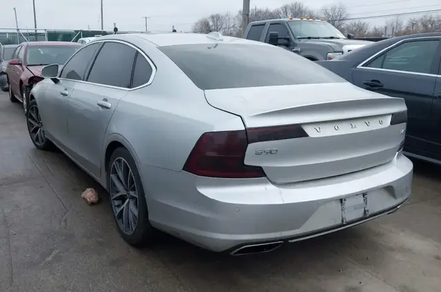 VOLVO S90 T6 MOMENTUM 2018