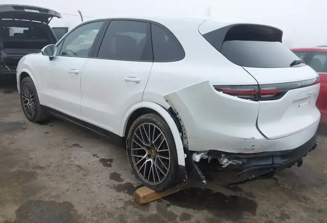 PORSCHE CAYENNE PLATINUM EDITION 2023