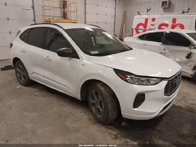 FORD ESCAPE ST-LINE 2023