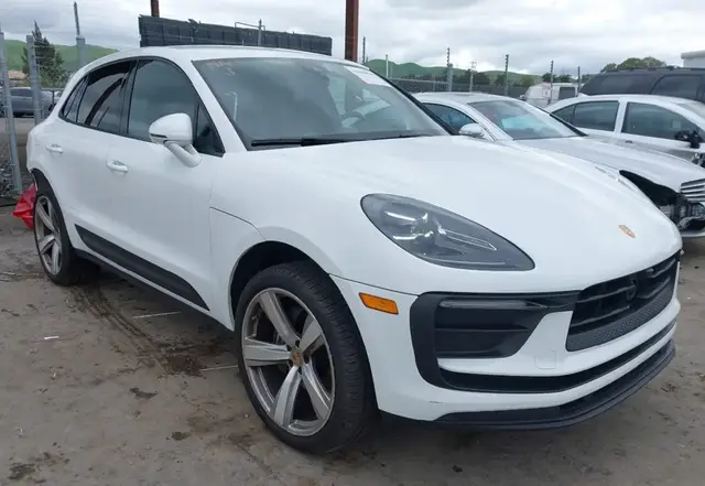 PORSCHE MACAN 2023