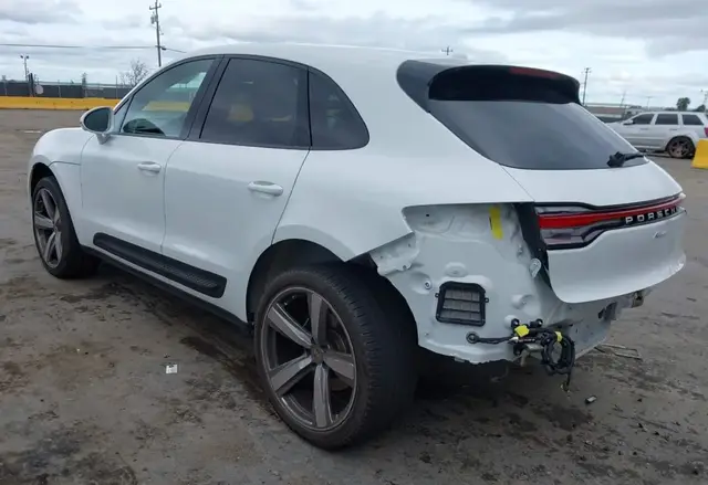 PORSCHE MACAN 2023