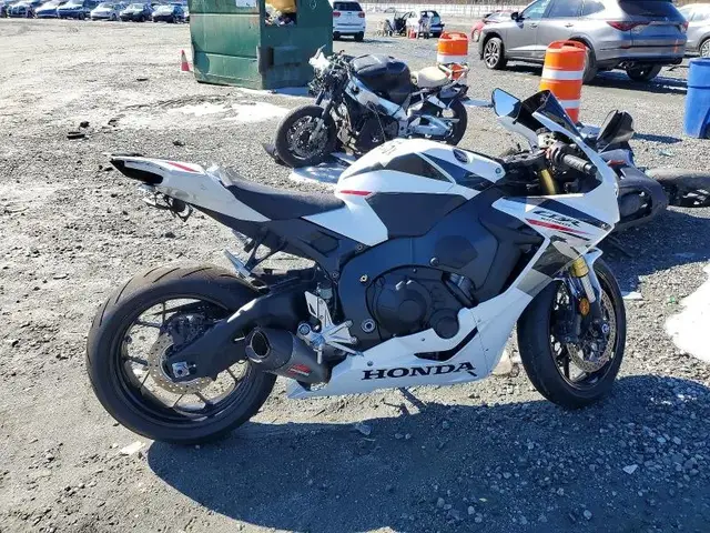 HONDA CBR1000 RR 2025