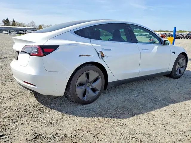 TESLA MODEL 3 2019