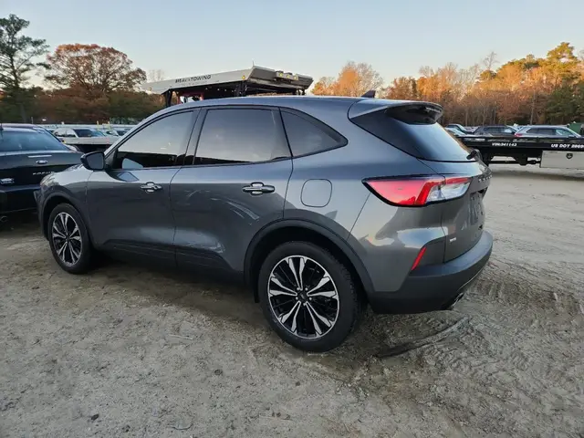 FORD ESCAPE SE 2022