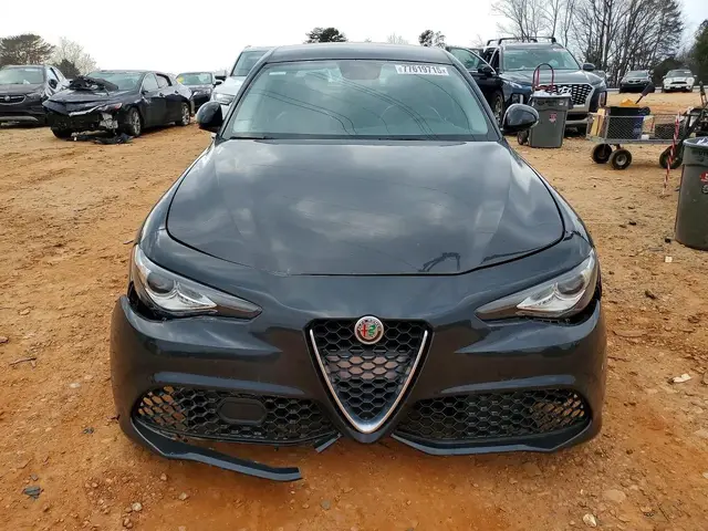 ALFA ROMEO GIULIA Q4 2016