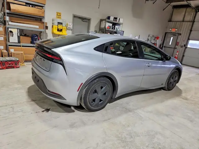 TOYOTA PRIUS LE 2024