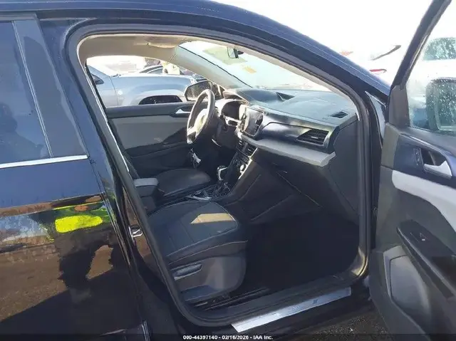 VOLKSWAGEN TAOS SE 2022