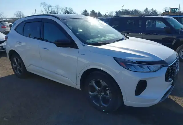 FORD ESCAPE ST-LINE 2023