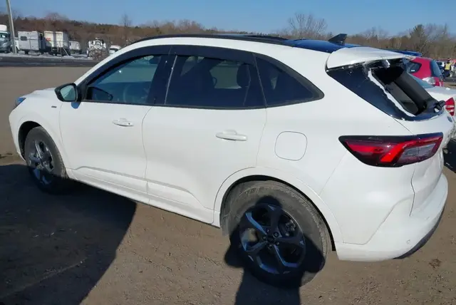 FORD ESCAPE ST-LINE 2023