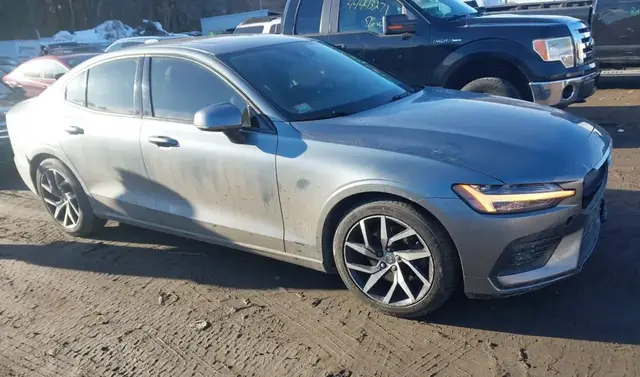 VOLVO S60 T5 MOMENTUM 2020