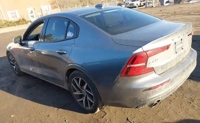 VOLVO S60 T5 MOMENTUM 2020