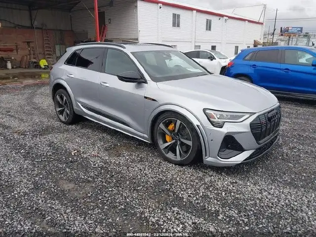 AUDI E-TRON S PREMIUM PLUS 2022