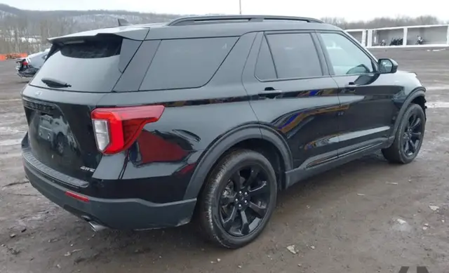 FORD EXPLORER ST-LINE 2023