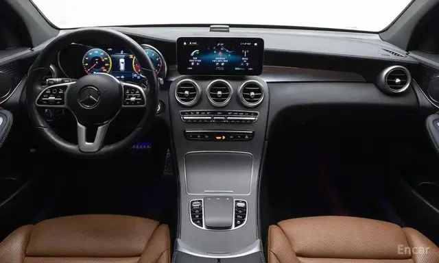 MERCEDES-BENZ GLC300 2022