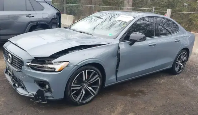 VOLVO S60 B5 R-DESIGN 2022