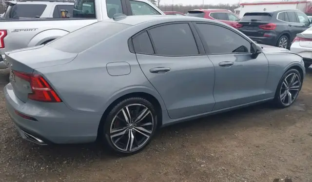 VOLVO S60 B5 R-DESIGN 2022