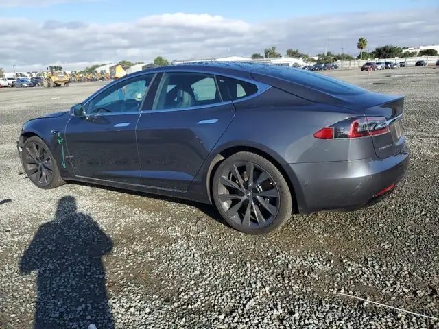 TESLA MODEL S 2018