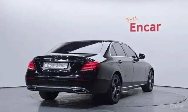MERCEDES-BENZ E220D AVANTGARDE 2017
