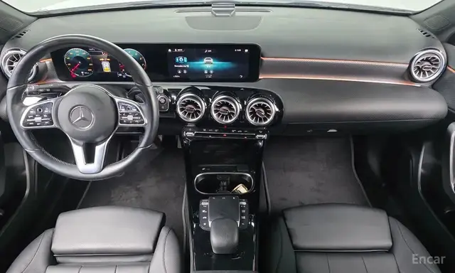 MERCEDES-BENZ A220 HATCHBACK 2021