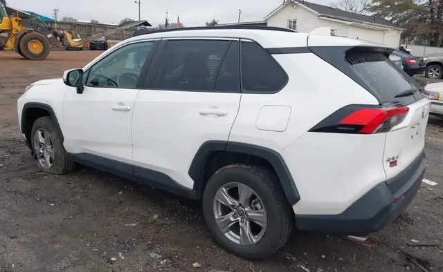 TOYOTA RAV4 XLE 2023