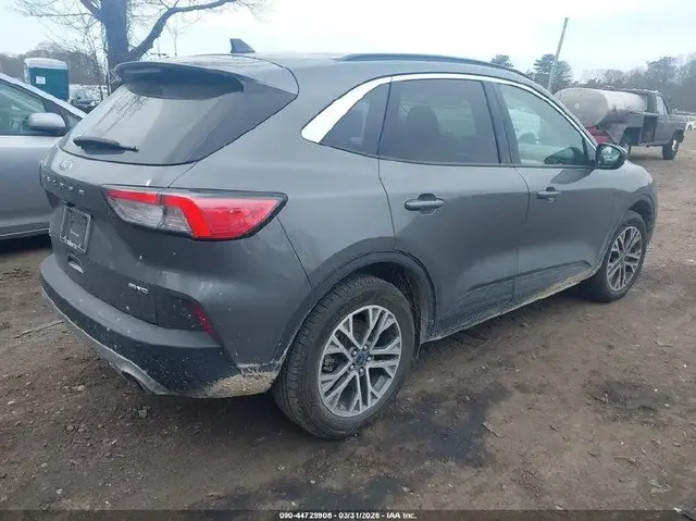 FORD ESCAPE SEL 2022