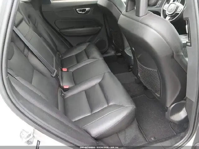 VOLVO XC60 T6 MOMENTUM 2018