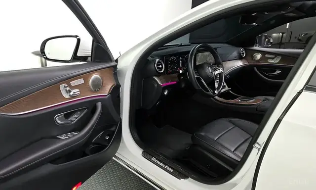 MERCEDES-BENZ E220D EXCLUSIVE 2021