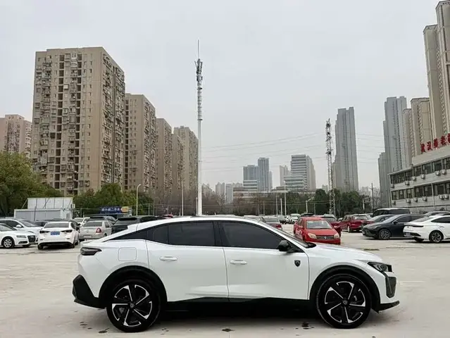 PEUGEOT 408X 2023