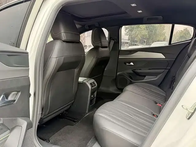 PEUGEOT 408X 2023