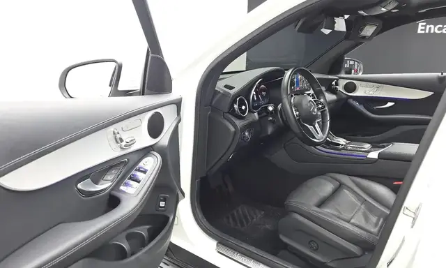 MERCEDES-BENZ GLC 220D 2021