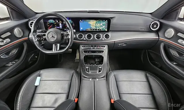 MERCEDES-BENZ E220D AMG LINE 2022