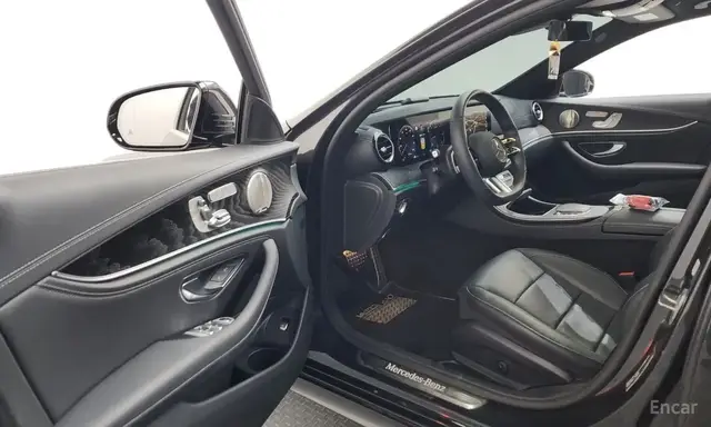 MERCEDES-BENZ E220D AMG LINE 2022
