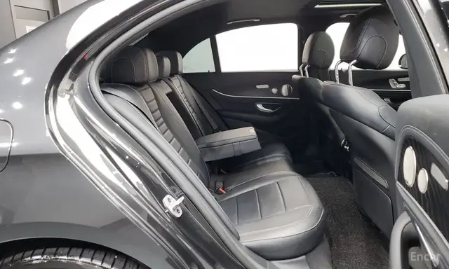 MERCEDES-BENZ E220D AMG LINE 2022