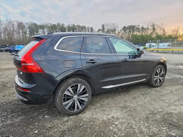 VOLVO XC60 PLUS T8 2023