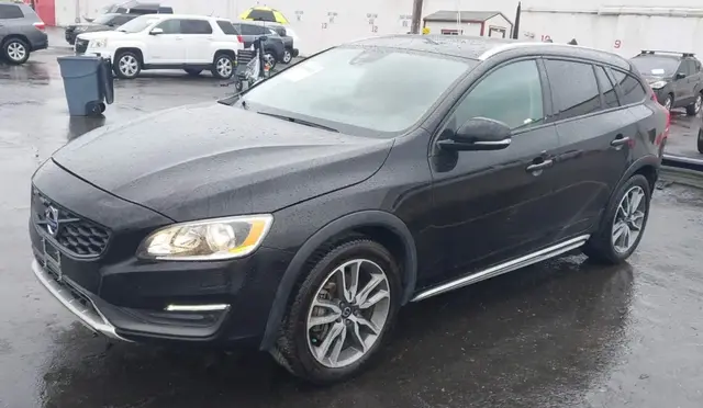 VOLVO V60 CROSS COUNTRY T5 2018