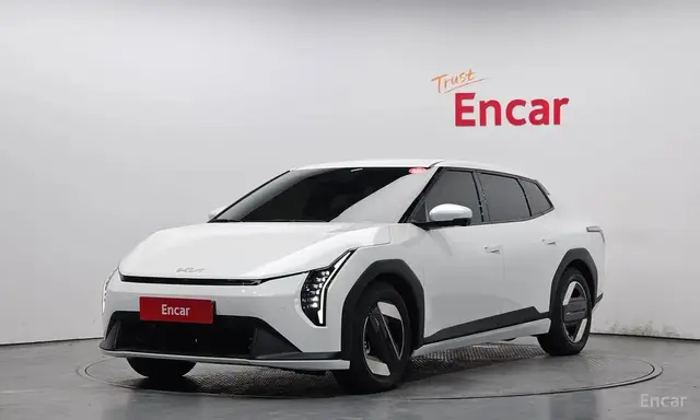 KIA EV4 EARTH ПОДОГРЕВ ВЕНТИЛЯЦИЯ И ПАМЯТЬ ПЕРЕДНИХ СИДЕНИЙ 2026