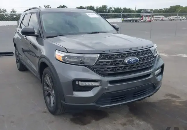 FORD EXPLORER XLT 2022
