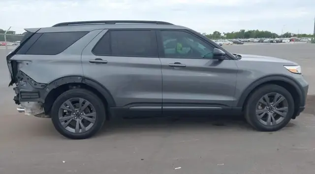 FORD EXPLORER XLT 2022