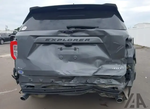 FORD EXPLORER XLT 2022