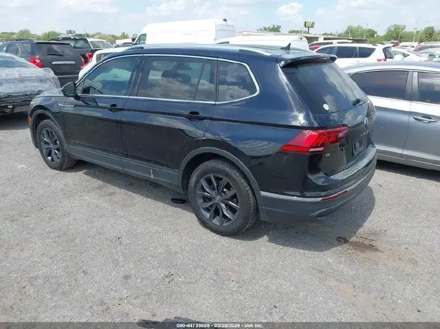 VOLKSWAGEN TIGUAN 4X4) 2022