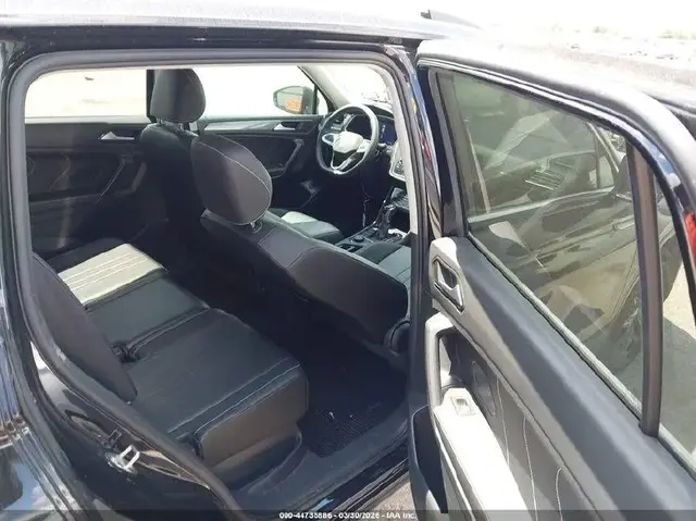 VOLKSWAGEN TIGUAN 4X4) 2022