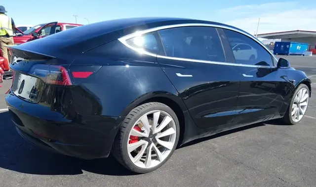TESLA MODEL 3 LONG RANGE/PERFORMANCE 2018