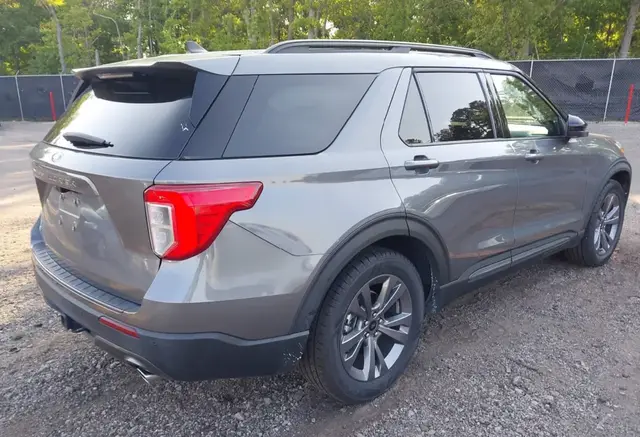 FORD EXPLORER XLT 2022