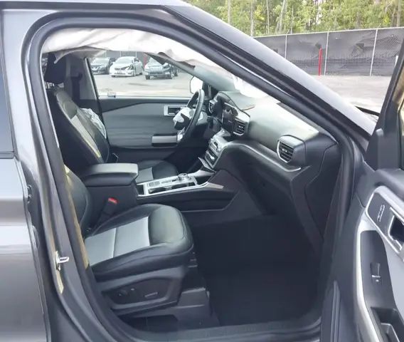 FORD EXPLORER XLT 2022