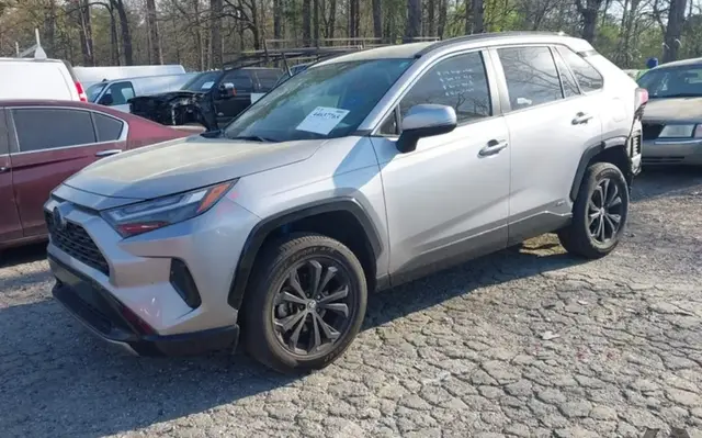 TOYOTA RAV4 SE 2022