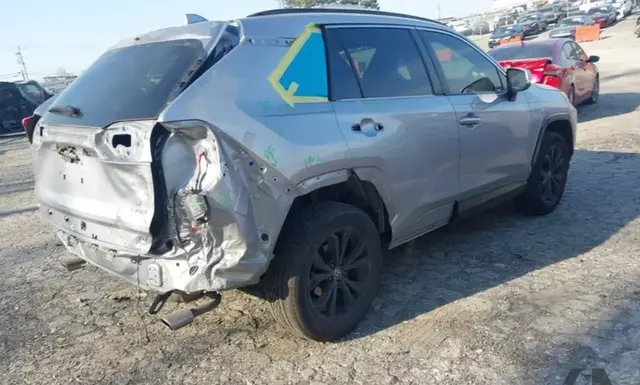 TOYOTA RAV4 SE 2022