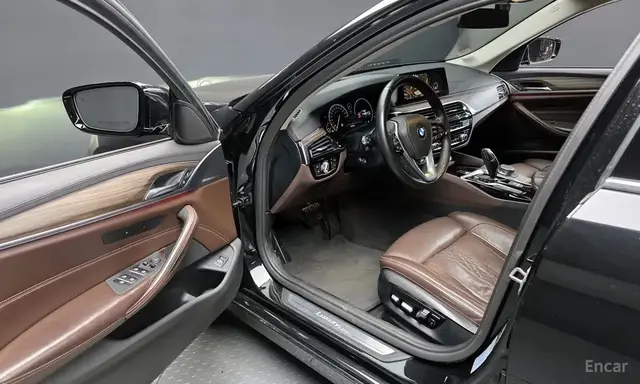 BMW 530I XDRIVE LUXURY PLUS 2019
