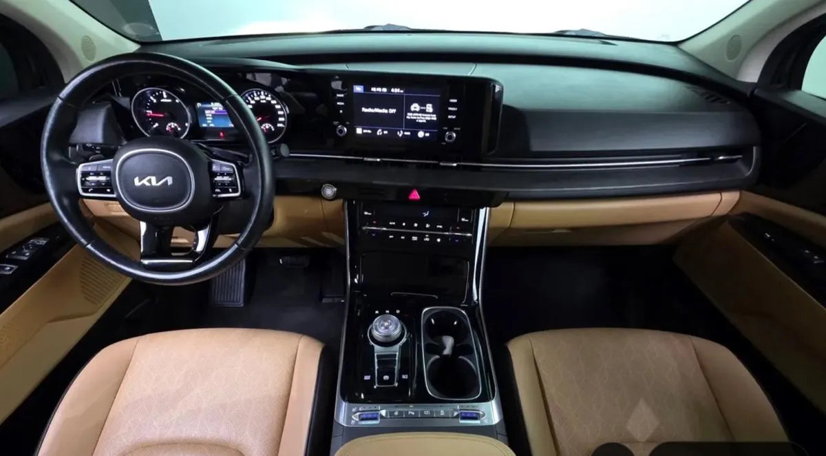 KIA CARNIVAL NOBLES 2022