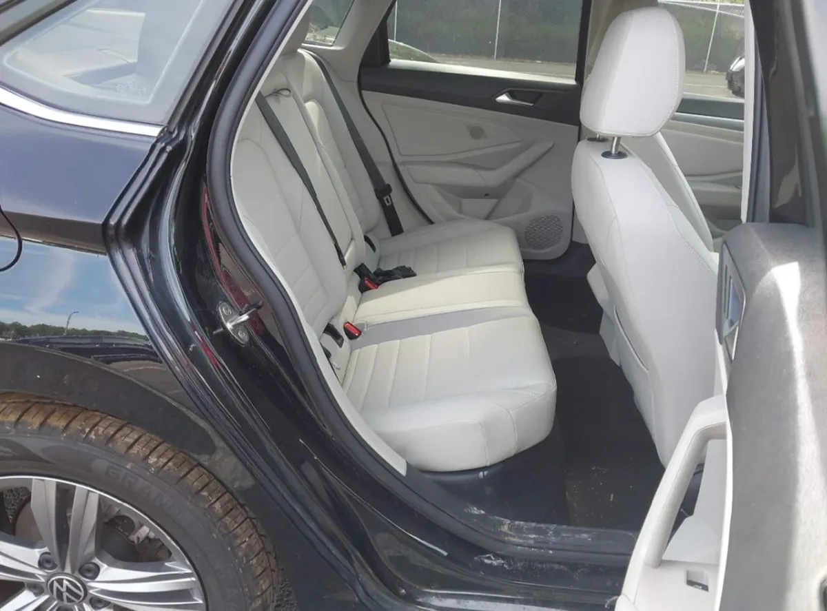 VOLKSWAGEN JETTA SE 2023