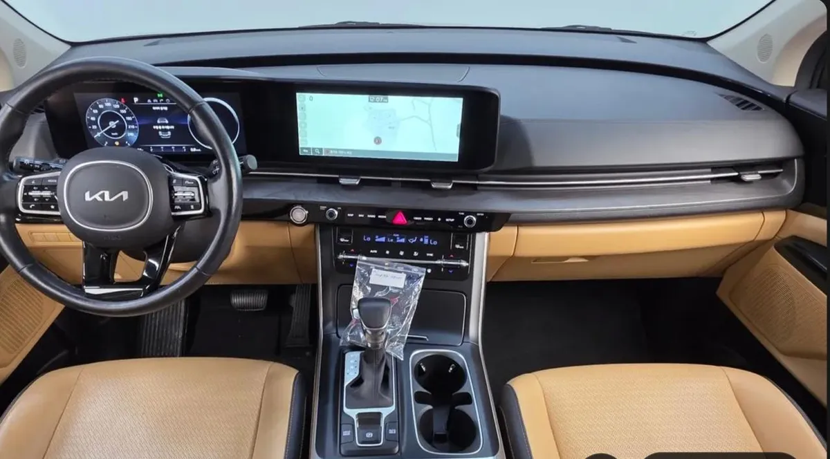 KIA CARNIVAL NOBLES 2023
